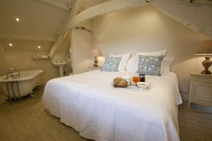 Christina Warwick Cottage 41 sm.jpg